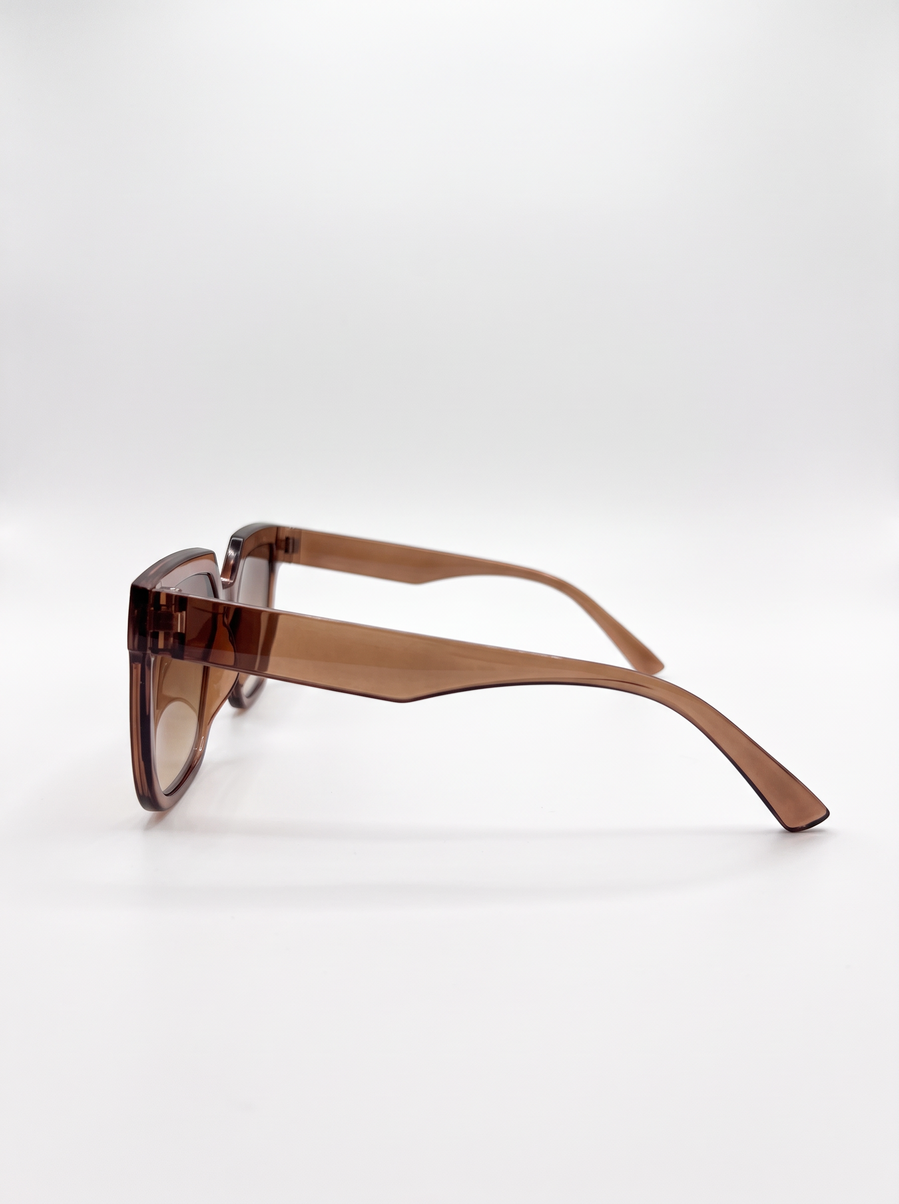 Verdun — Mocha worn on model